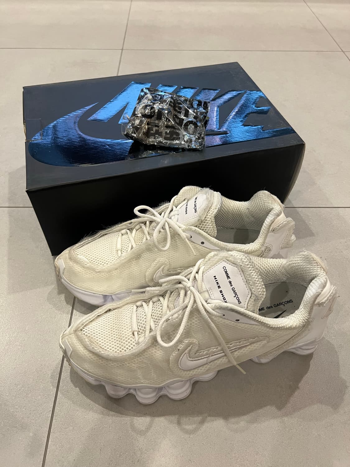 나이키 x 꼼데 샥스 TL 화이트 280 상품이미지1