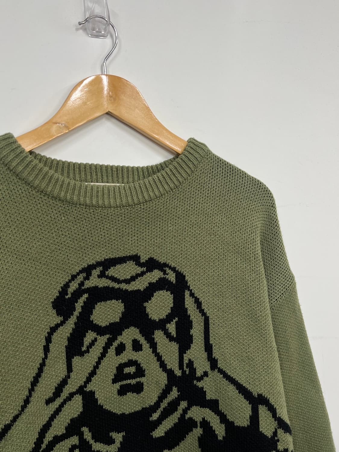 크리틱 스카웃 보이 그래픽 라운드넥 카키 니트  상품이미지2