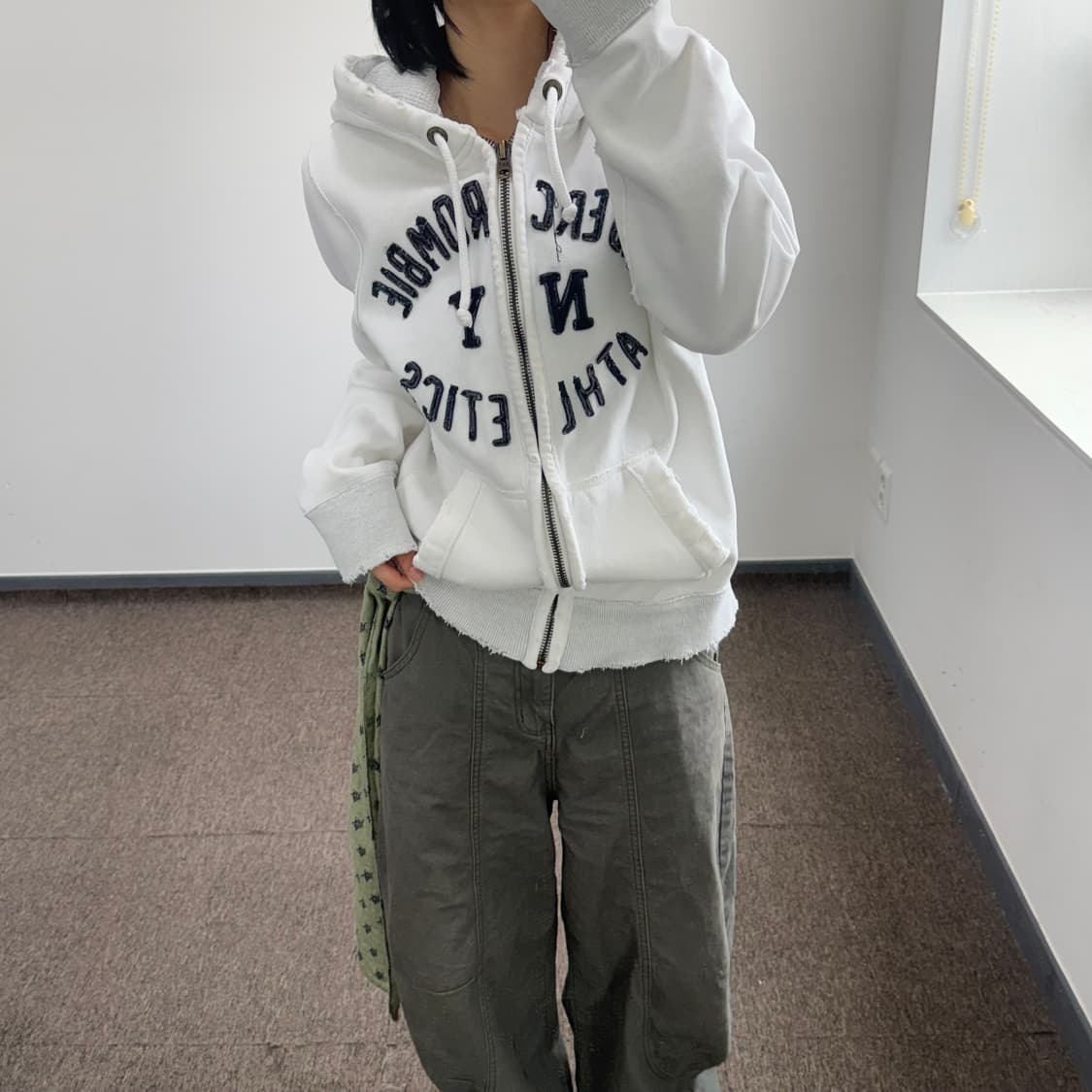 Abercrombie 아베크롬비 화이트 후드집업 상품이미지2