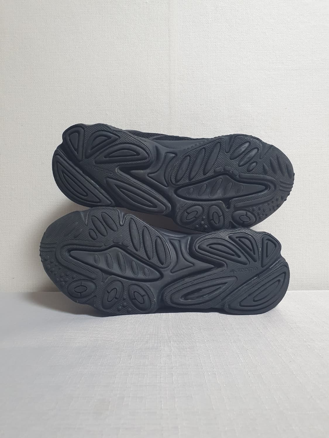 아디다스 오즈위고 트리플블랙 240mm 상품이미지7