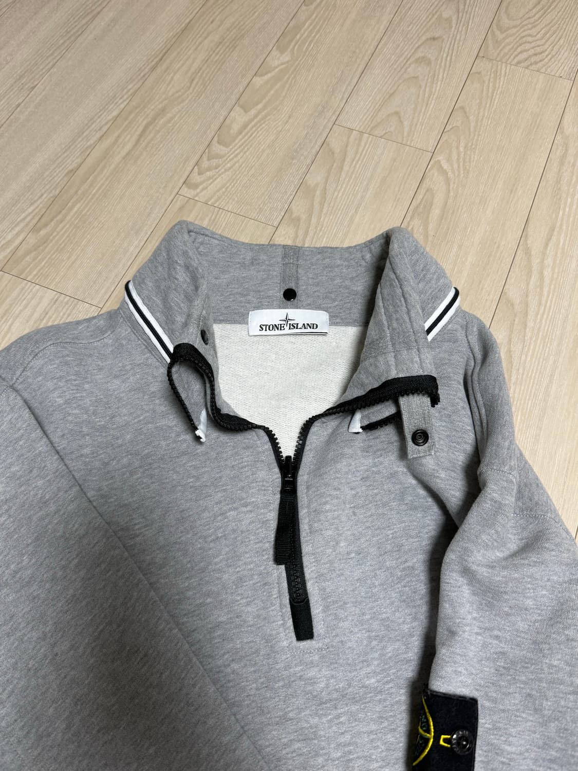 스톤아일랜드 반집업 맨투맨 상품이미지3