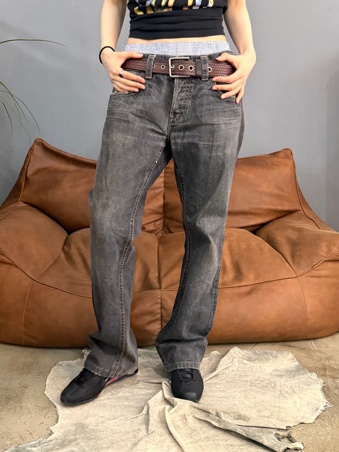 그레이 워싱 루즈핏 데님 팬츠 상품이미지2