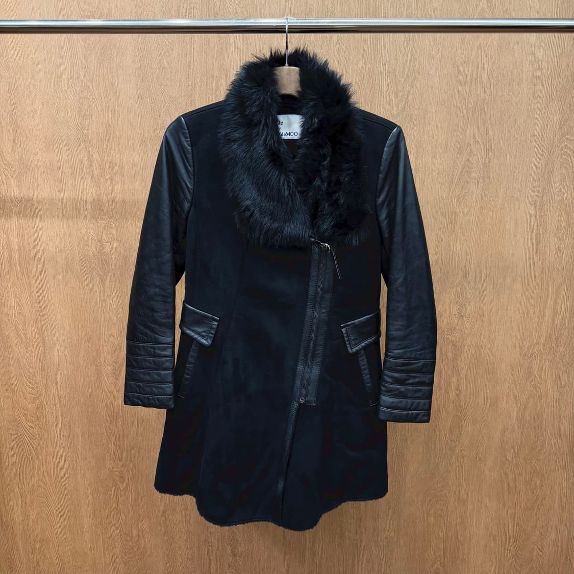 디 바이 디드무 레더 믹스 롱 코트 페이크 퍼 카라 지퍼 디테일 블랙 상품이미지2