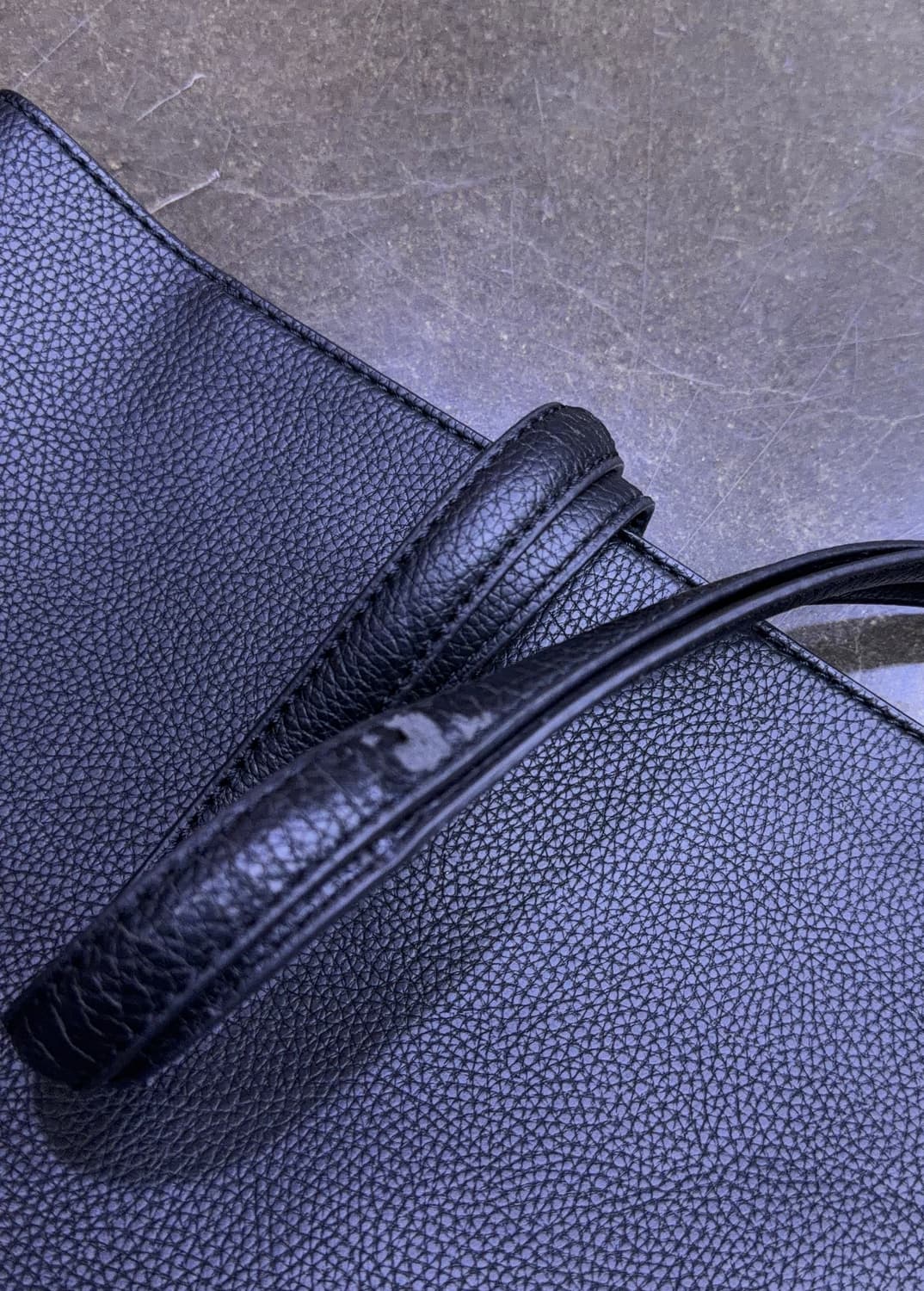 캘빈클라인 진 울트라 라이트 지퍼 에코 레더 토트백 상품이미지7