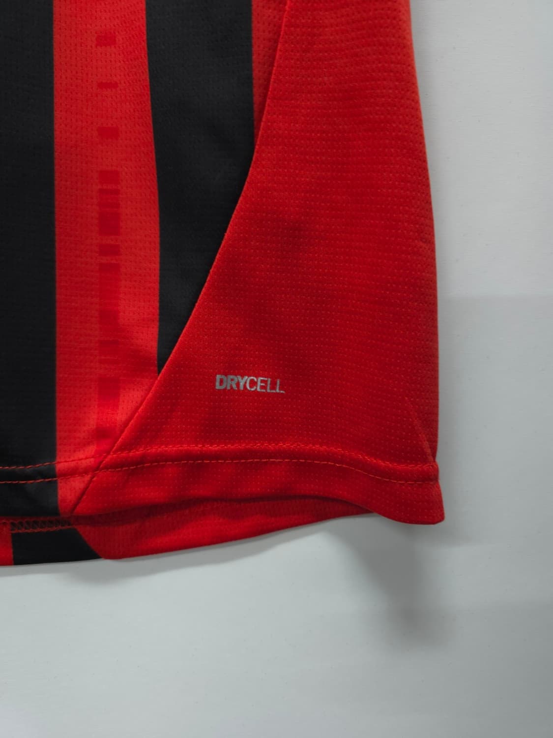 AC밀란 24-25 시즌 홈 유니폼 125주년 기념 저지 (45번 마킹) 상품이미지5