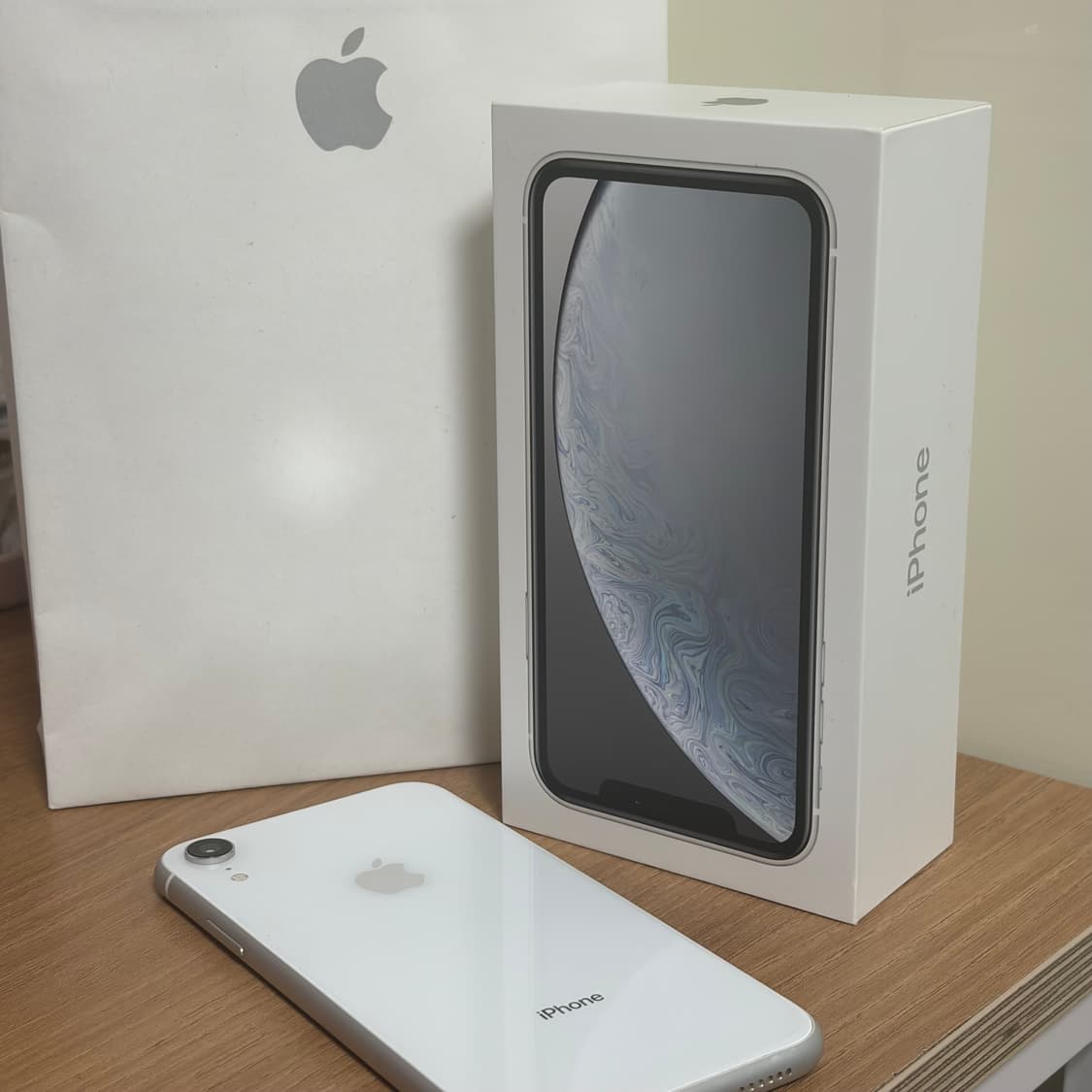 아이폰 XR 128기가 (상태 최상) 상품이미지1