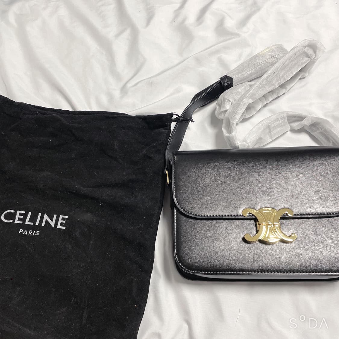 셀린느 트리오페 미듐 블랙 상품이미지1