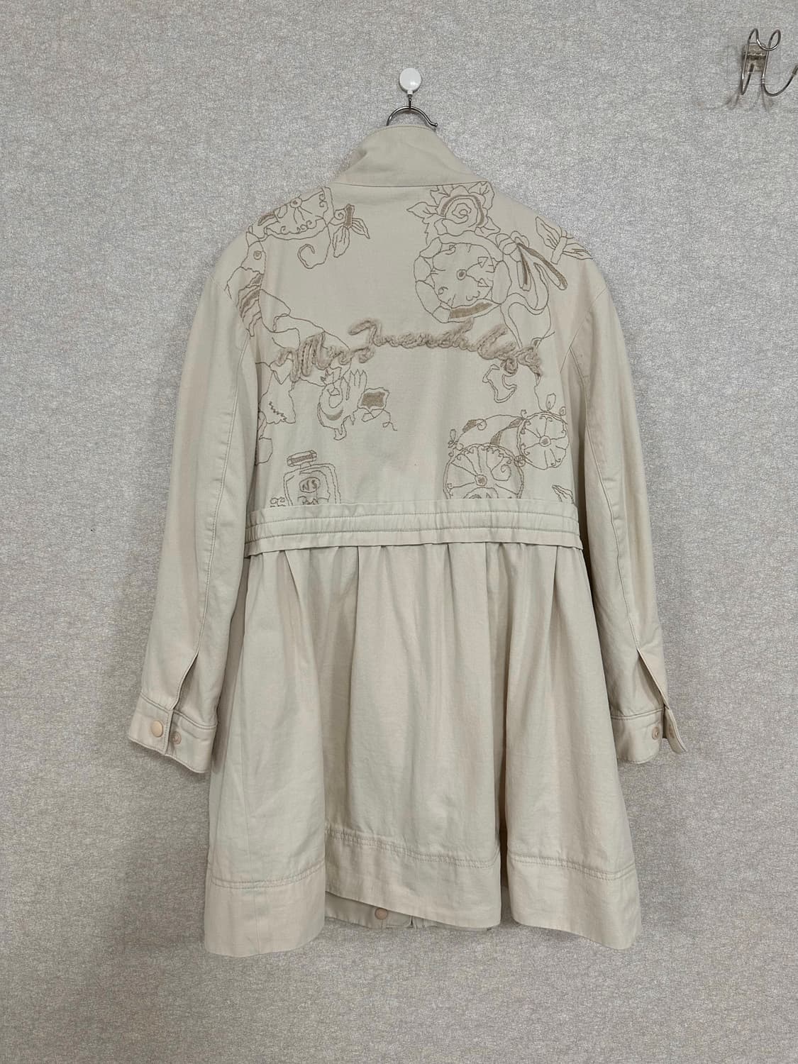 오즈세컨 패딩탈부착 자수 자켓 상품이미지3