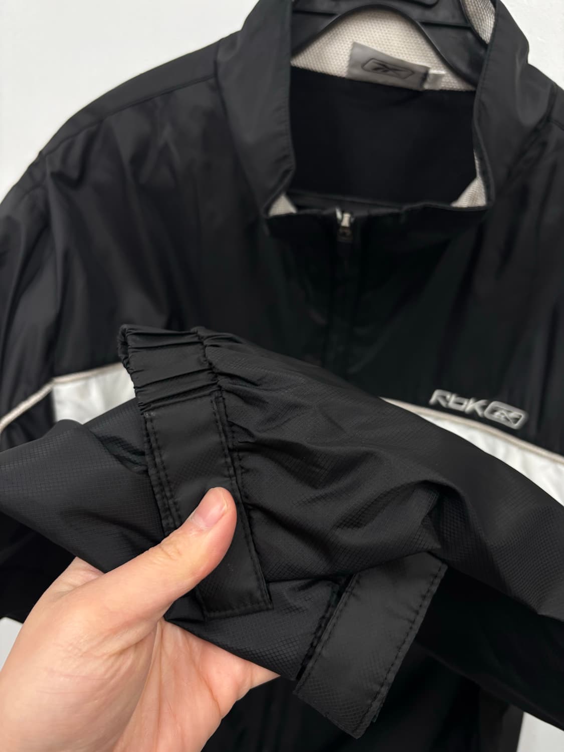 리복 올드스쿨 바람막이 상품이미지4