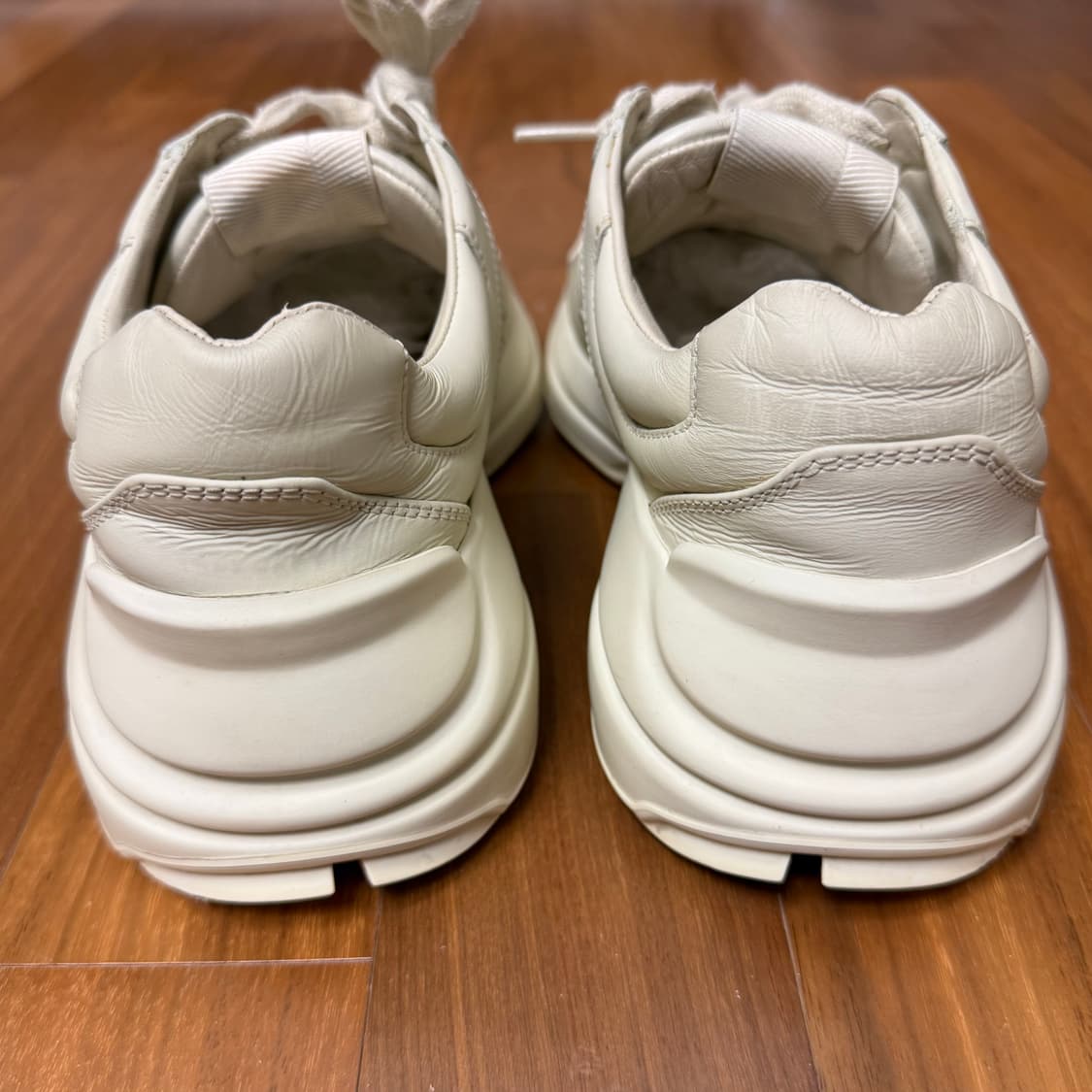 36 (W) 구찌 롸이톤 레더 스니커즈 띠 로고 상품이미지7