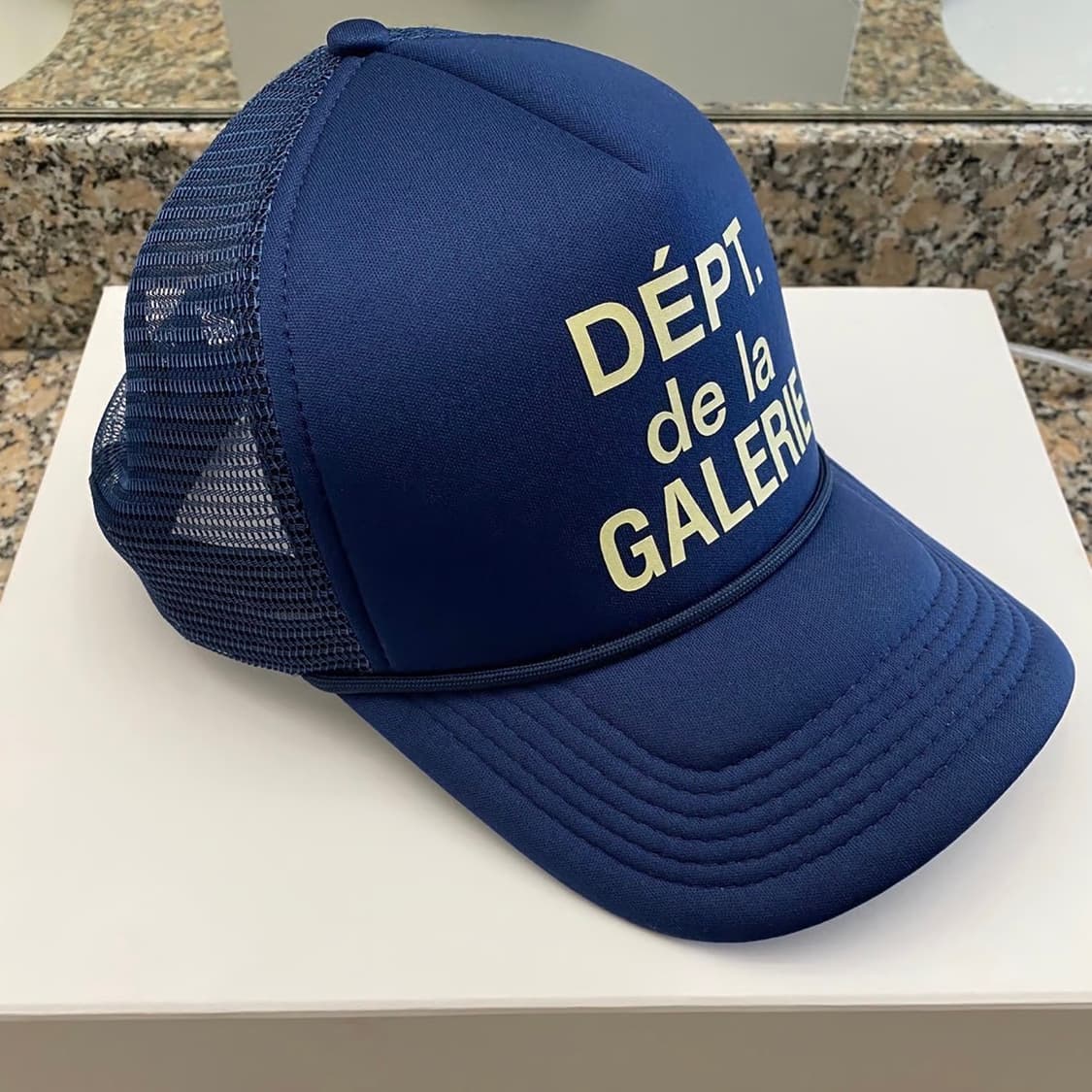 [OS] 갤러리 디파트먼트 프렌치 로고 트러커 햇 - 네이비 상품이미지7