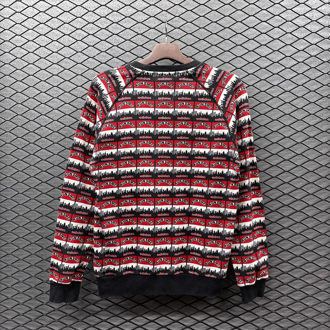 아디다스 올오버 RUN DMC 스웻셔츠 올드스쿨 디테일 상품이미지3