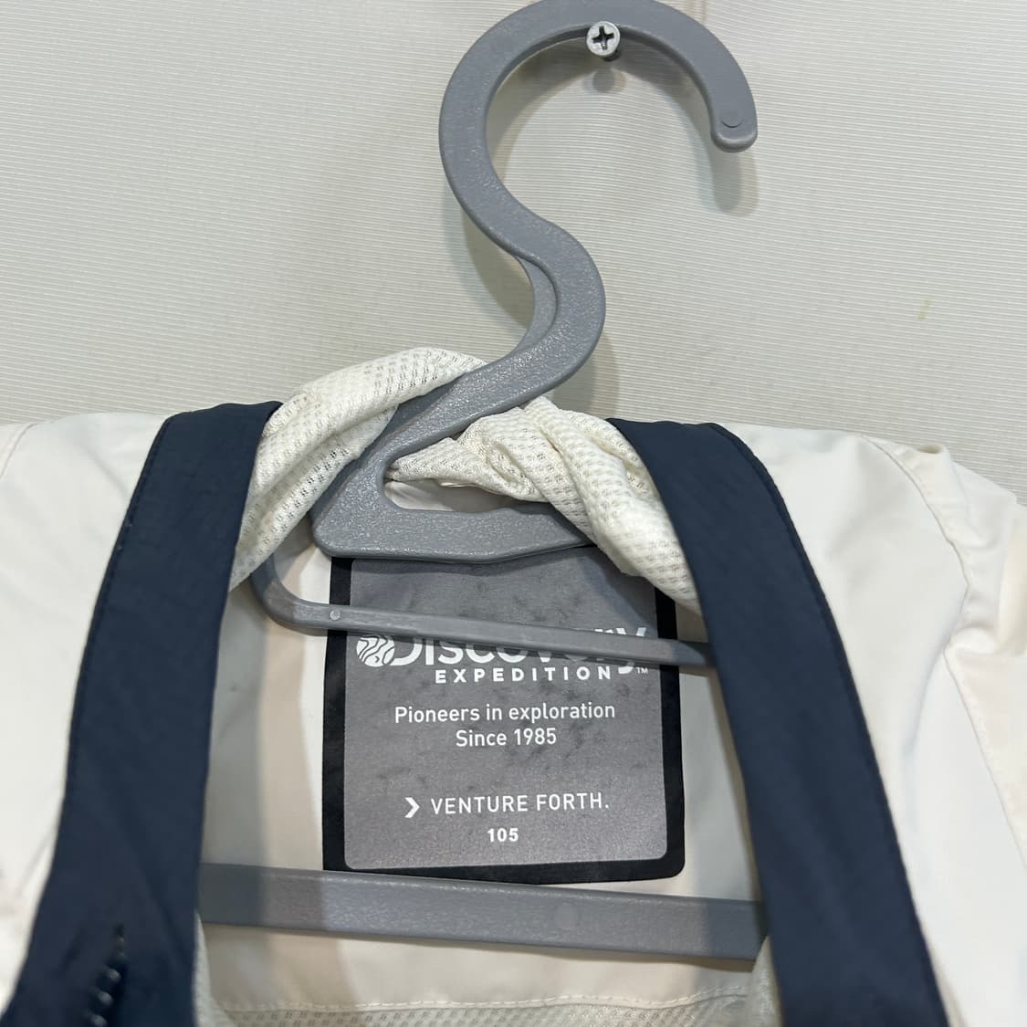 디스커버리 남성 바람막이 105 상품이미지2