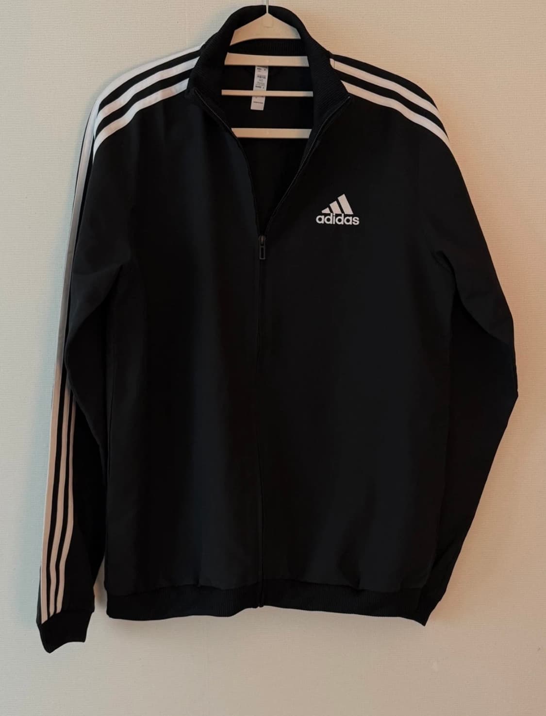 아디다스 블랙 바람막이 상품이미지1