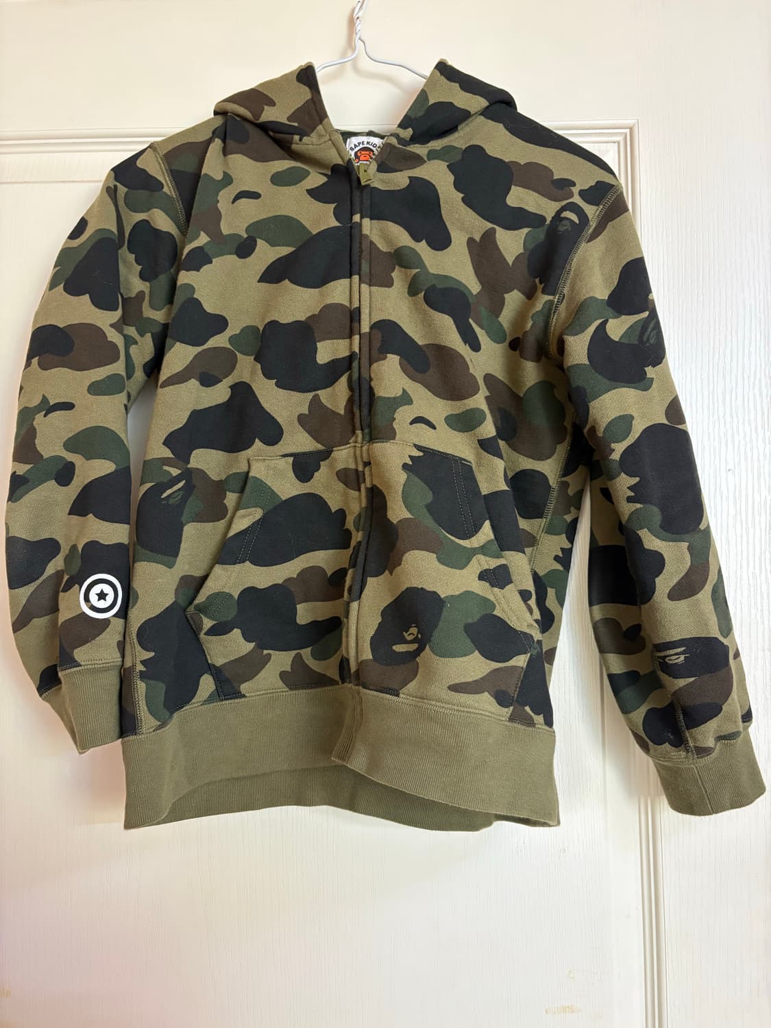 베이프 키즈 샤크 카모 후드집업 상품이미지1