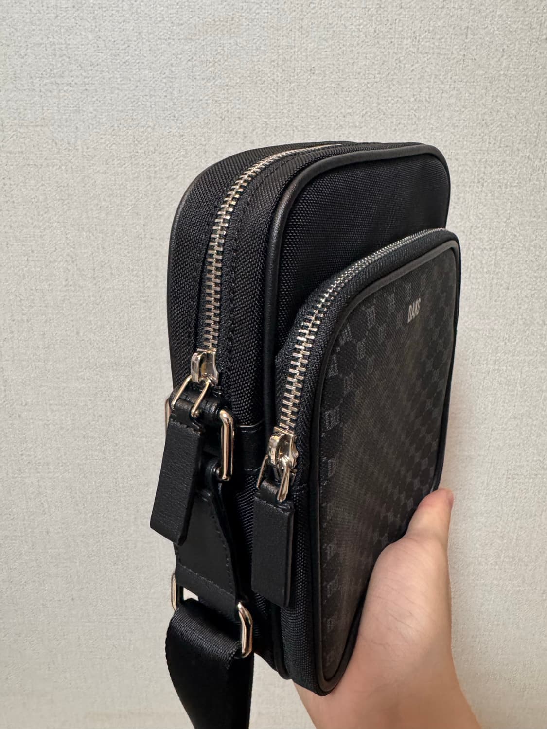 닥스 남성 크로스백 팝니다! (미착용 새제품) 상품이미지3