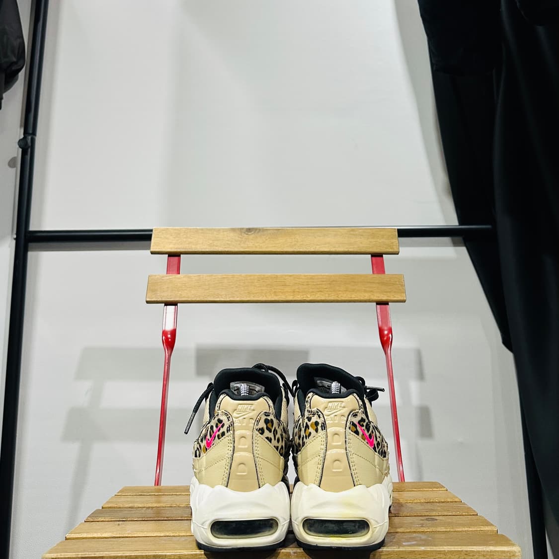 255) 나이키 운동화 남성 남자 신발 에어맥스 95 레오파드 상품이미지4