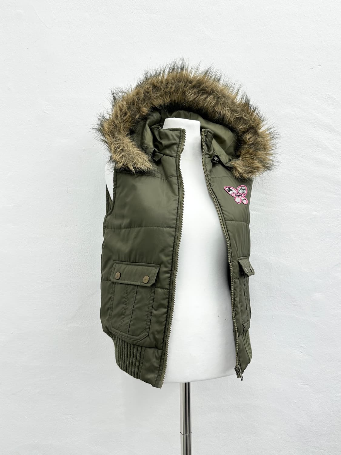 Butterfly patch fur vest 상품이미지10