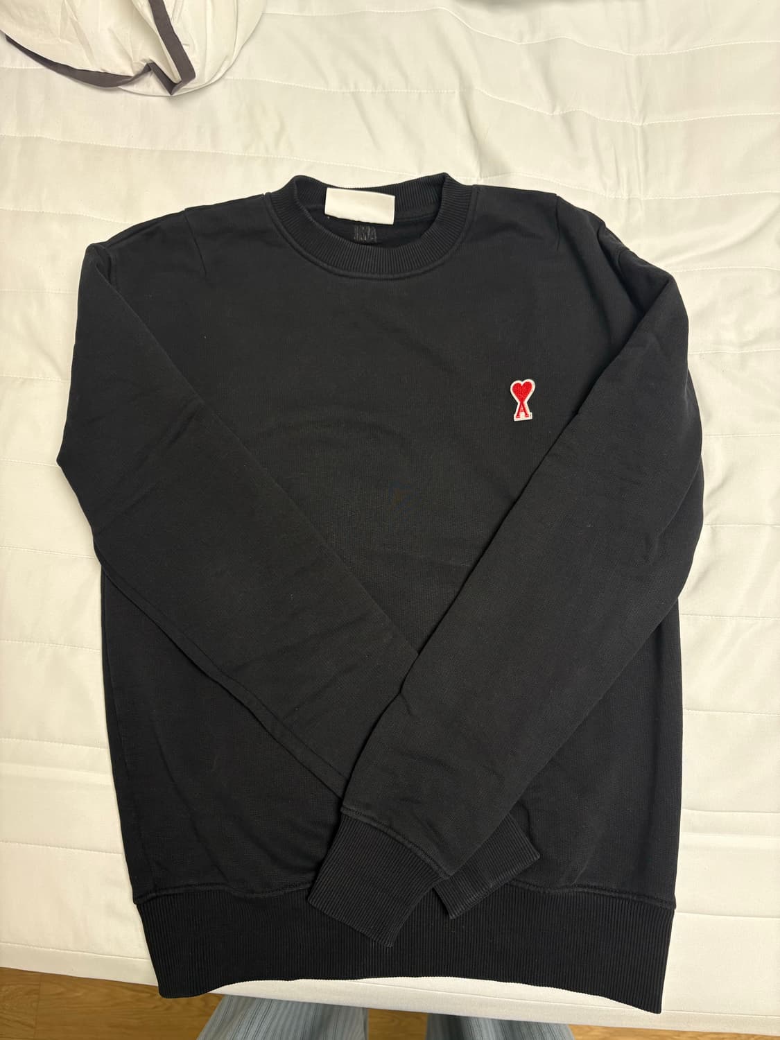 아미 맨투맨 s팝니다 상품이미지1