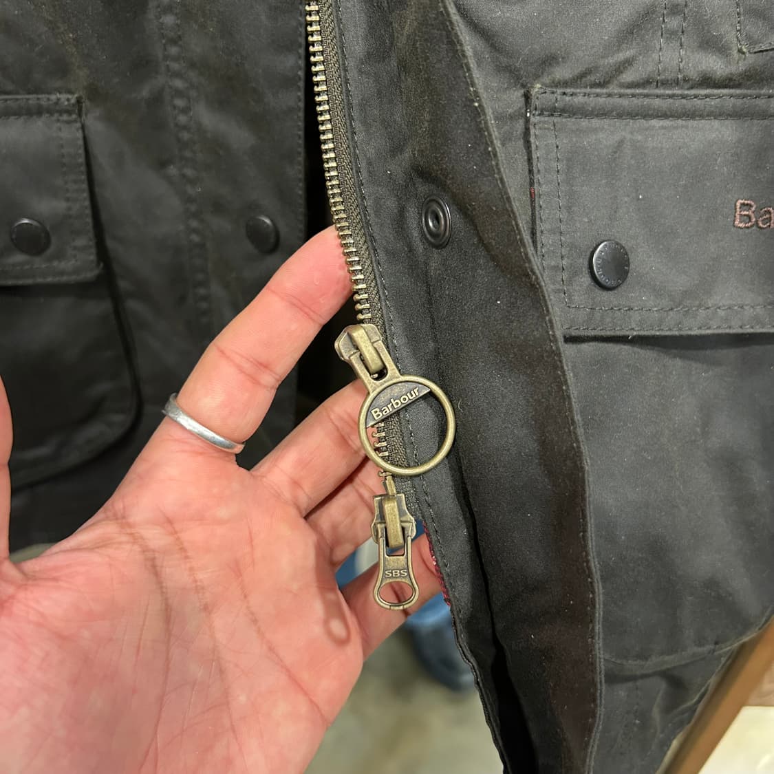 L) 바버 클래식 비드넬 비데일 왁스 자켓 올리브 상품이미지4