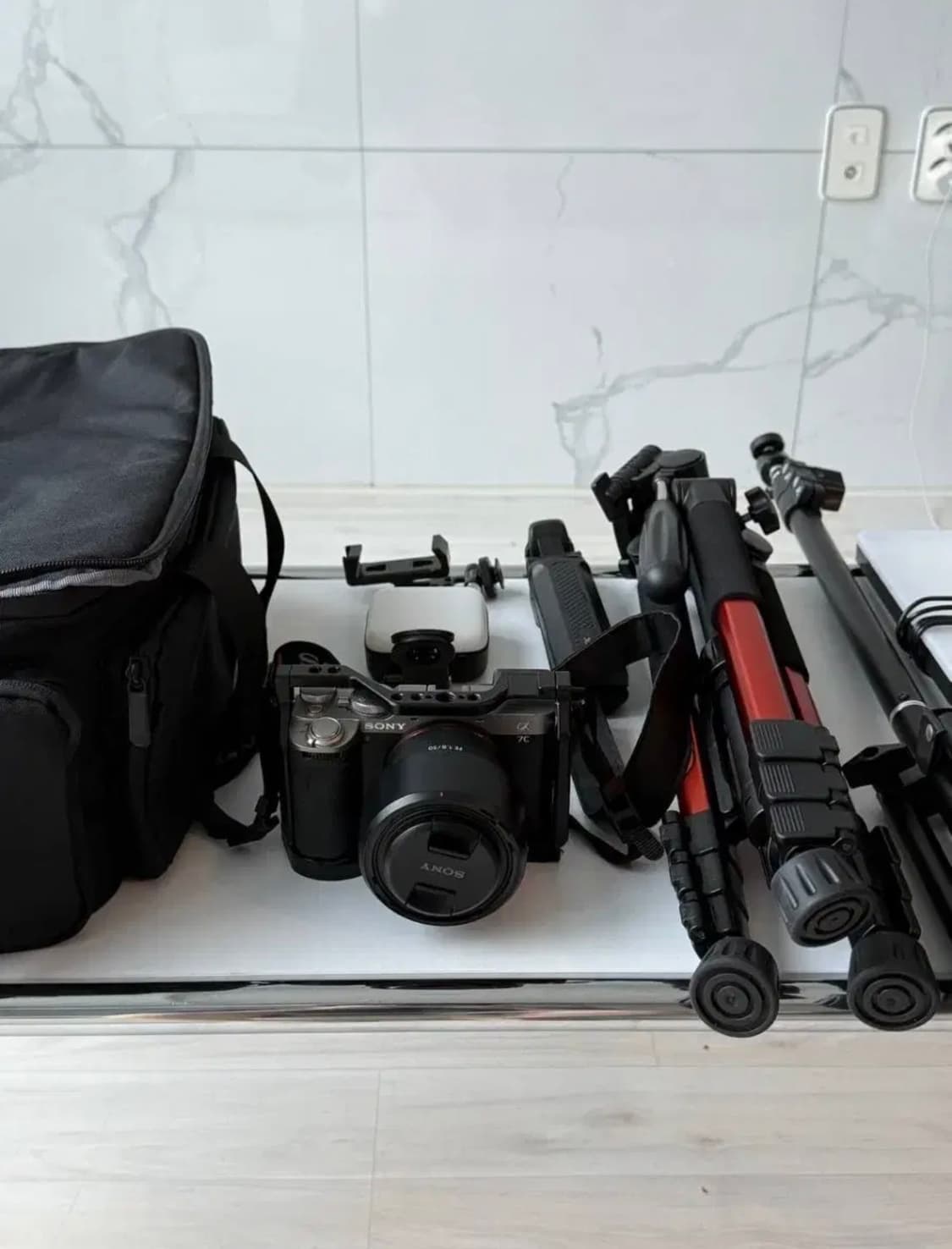 Sony A7C2 + 소니 50mm 단렌즈 + 악세사리 상품이미지2