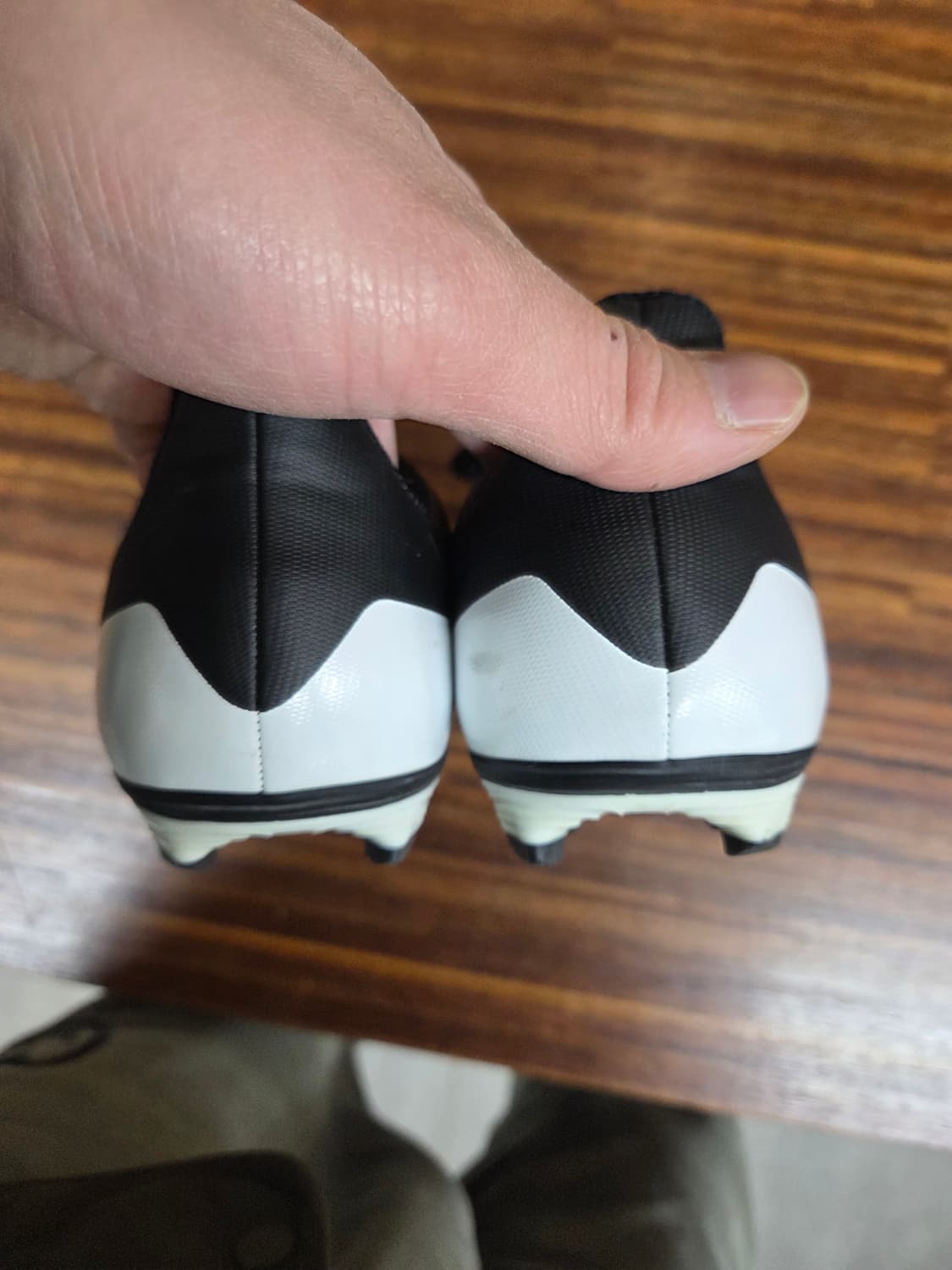 아디다스 프레데터 20.4 축구화 215  상품이미지3