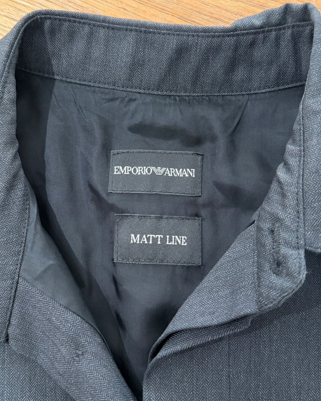 엠포리오 아르마니 차콜 매트 라인 하이넥 베스트  상품이미지7