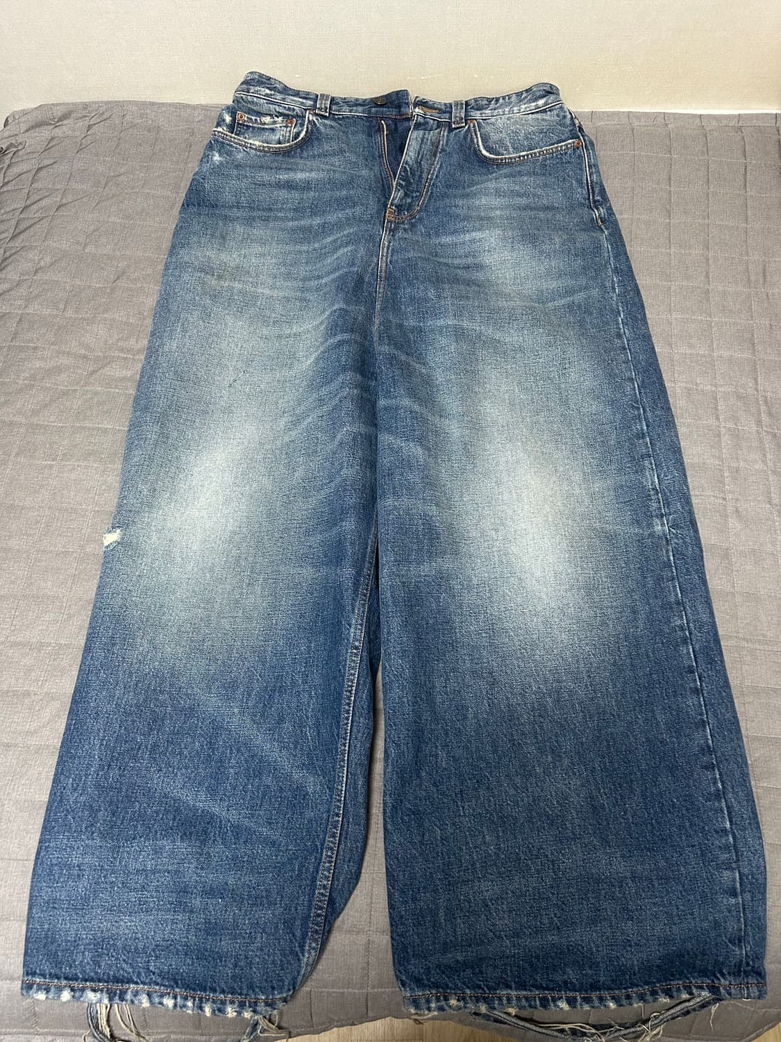 [M] 발렌시아가 로우크로치 데님 팬츠 중청 상품이미지1