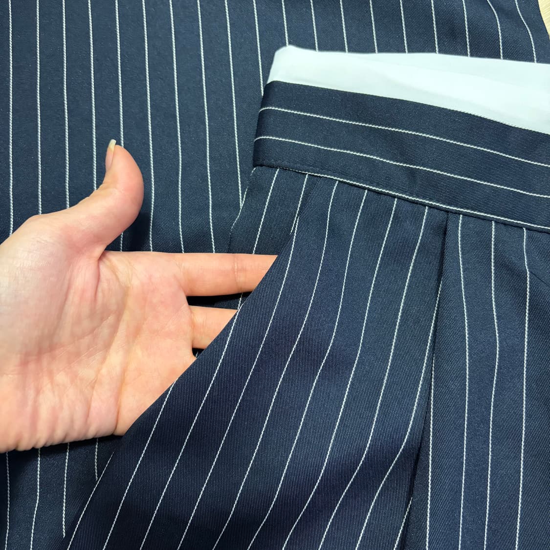 에이블리 슬로위드 새거급 옆지퍼 배색 스트라이프 와이드 팬츠 상품이미지4