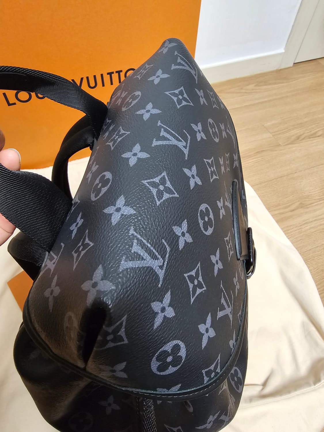 루이비통 퍼렐 이클립스 몽수리 백팩 신형 25년1월 상품이미지8