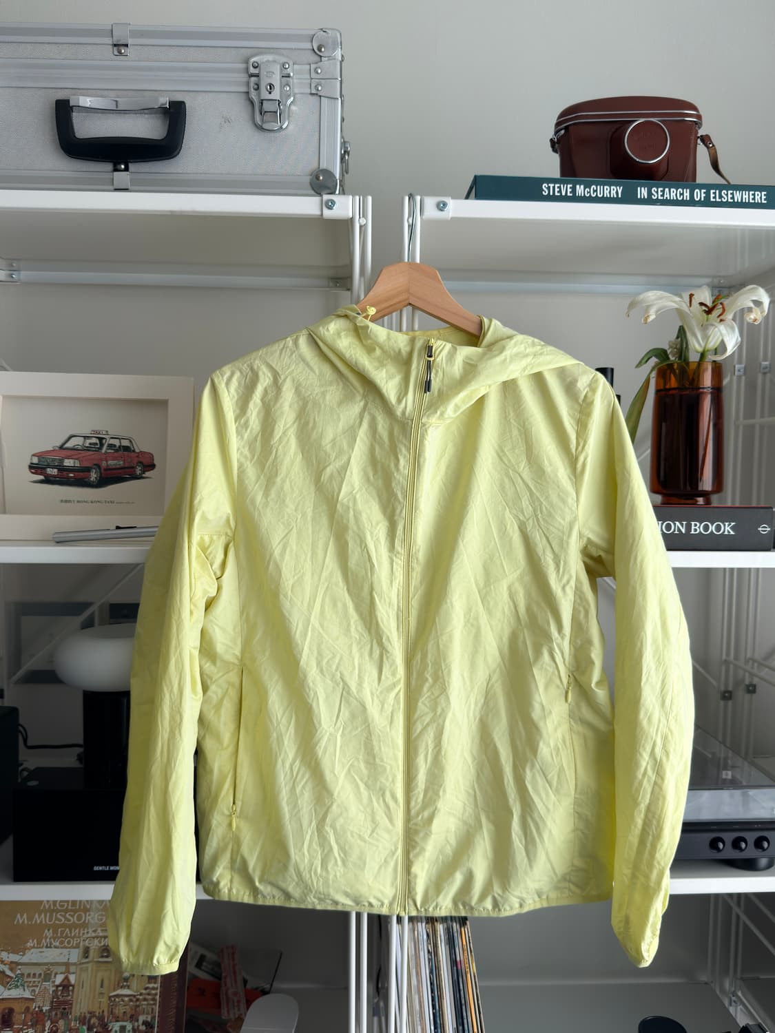 유니클로 포켓터블 후드 자켓 (라이트 옐로우 / UV) 상품이미지1