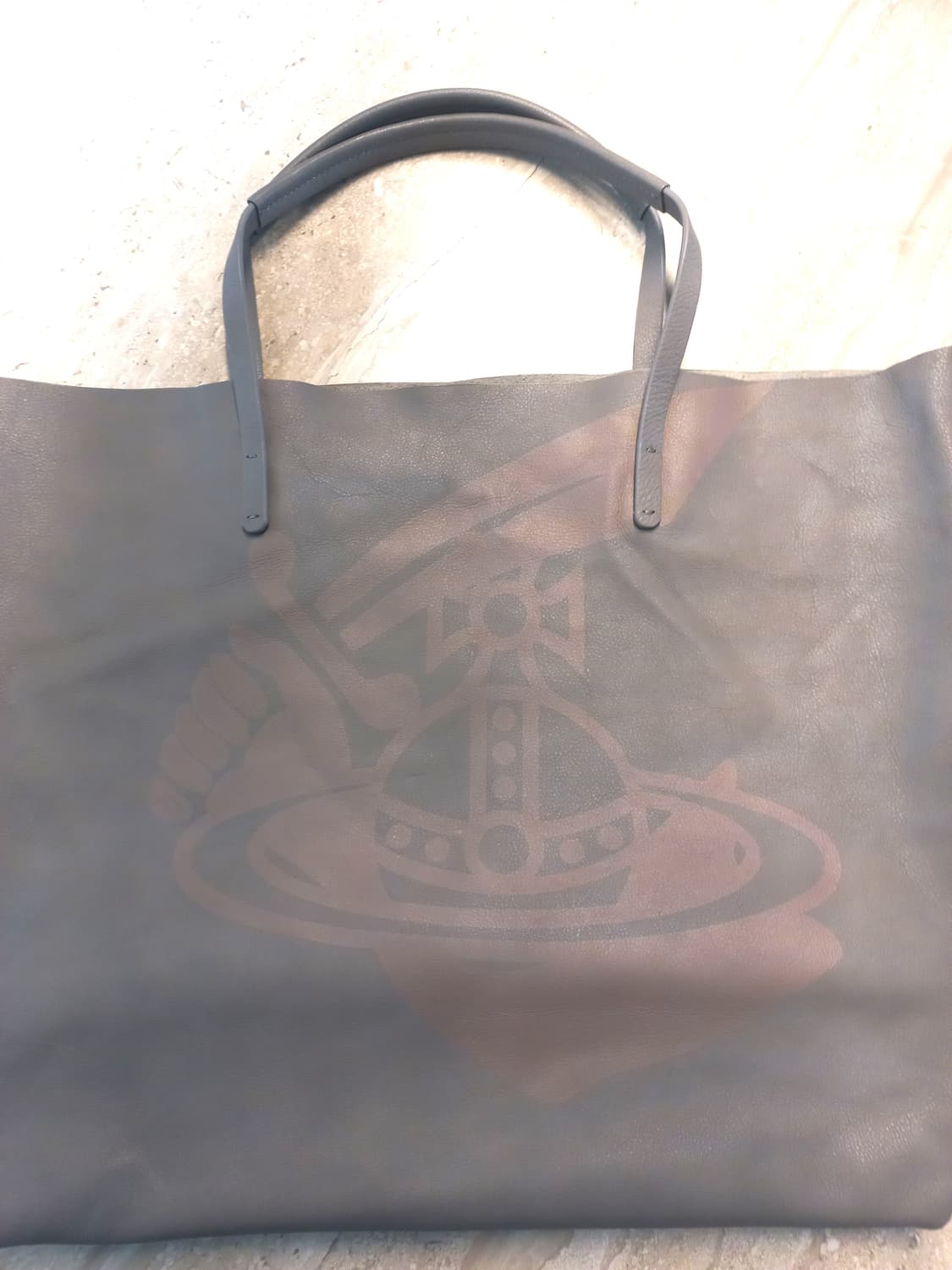 비비안웨스트우드 케냐 가죽 쇼퍼백



 상품이미지7