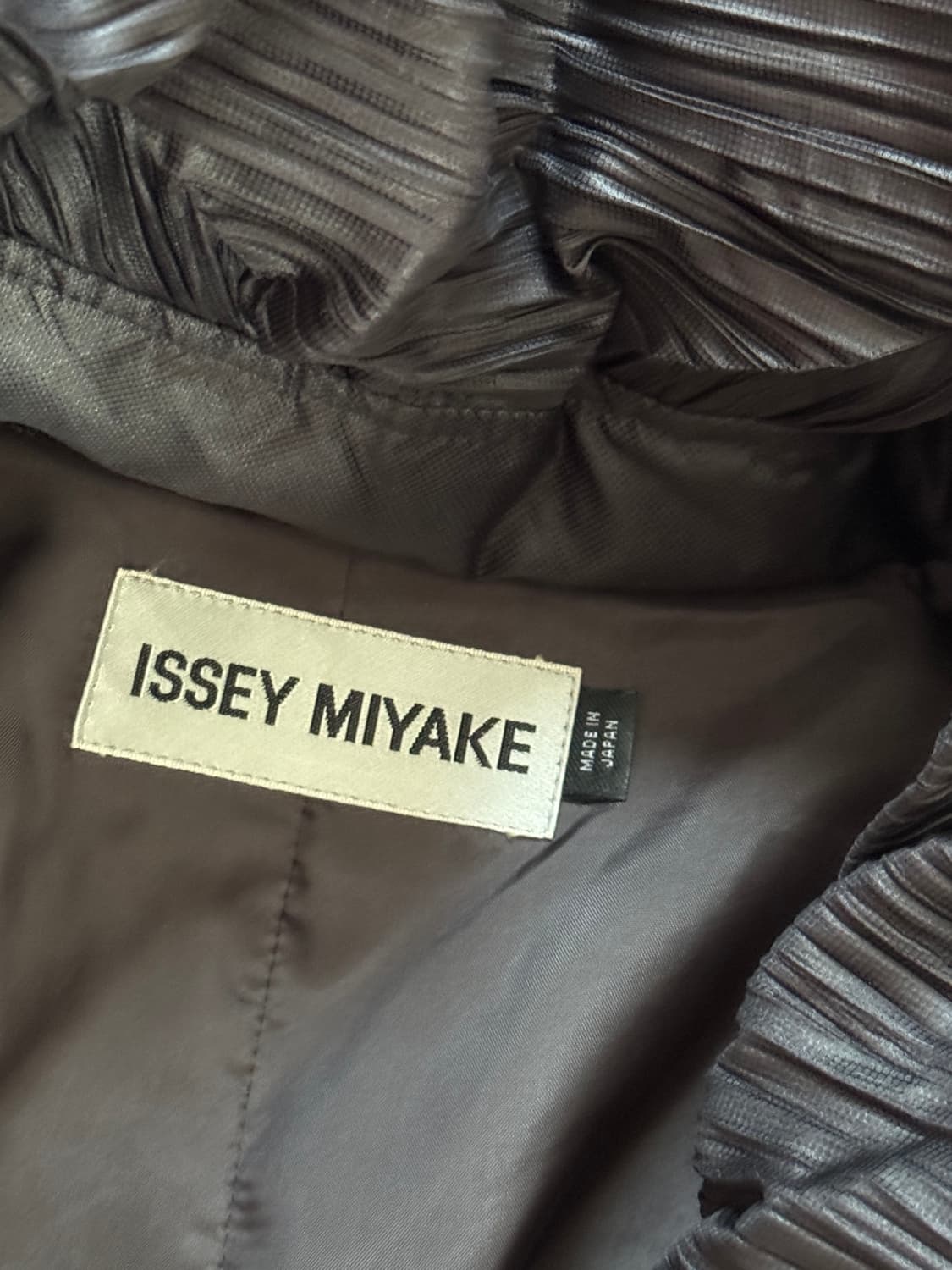 Issey Miyake 이세이 미야케 2010시즌 블랙 플리츠 롱패딩 상품이미지3