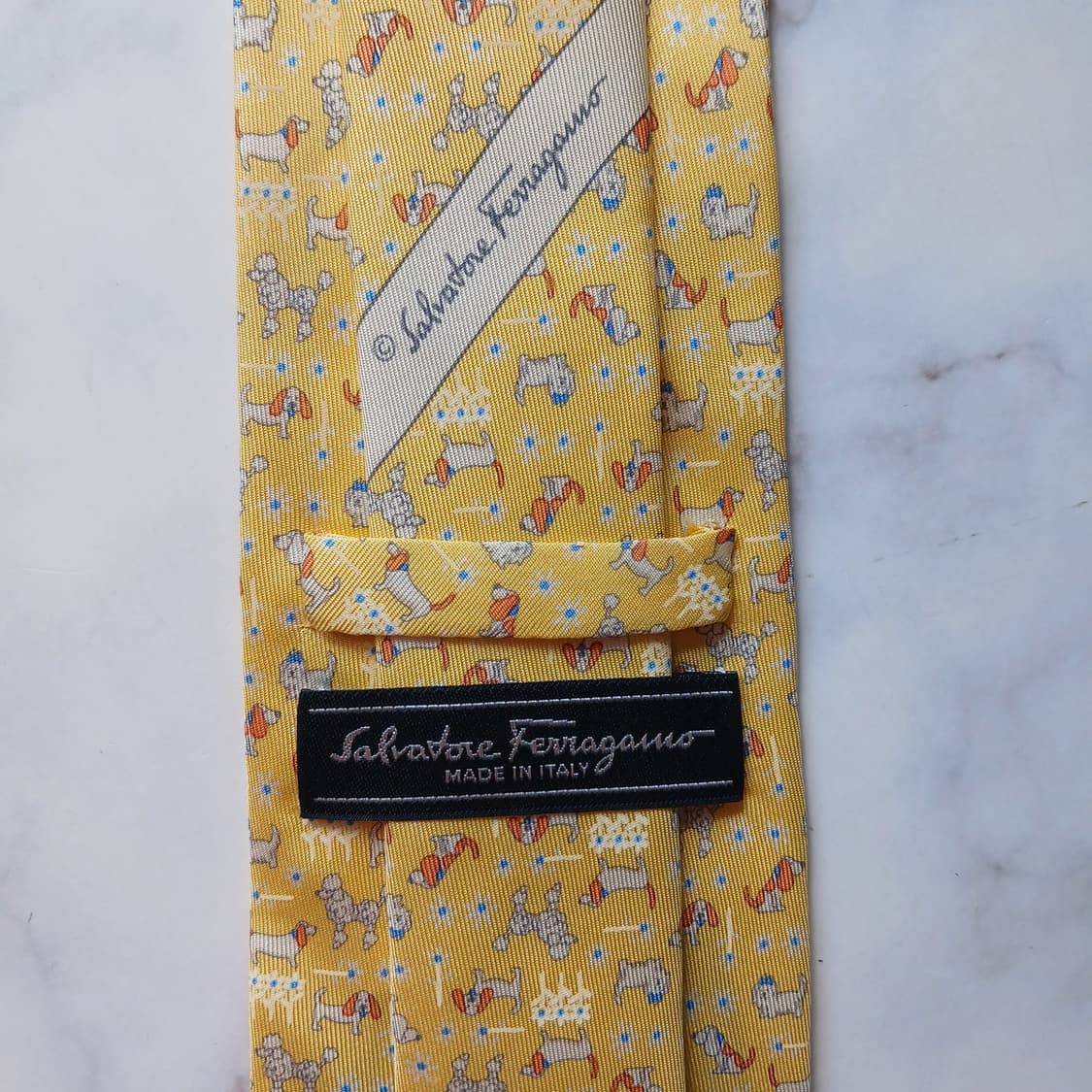 살바토레 페라가모 옐로우 강아지 모티브 넥타이 8.8cm A+등급 G23 상품이미지7
