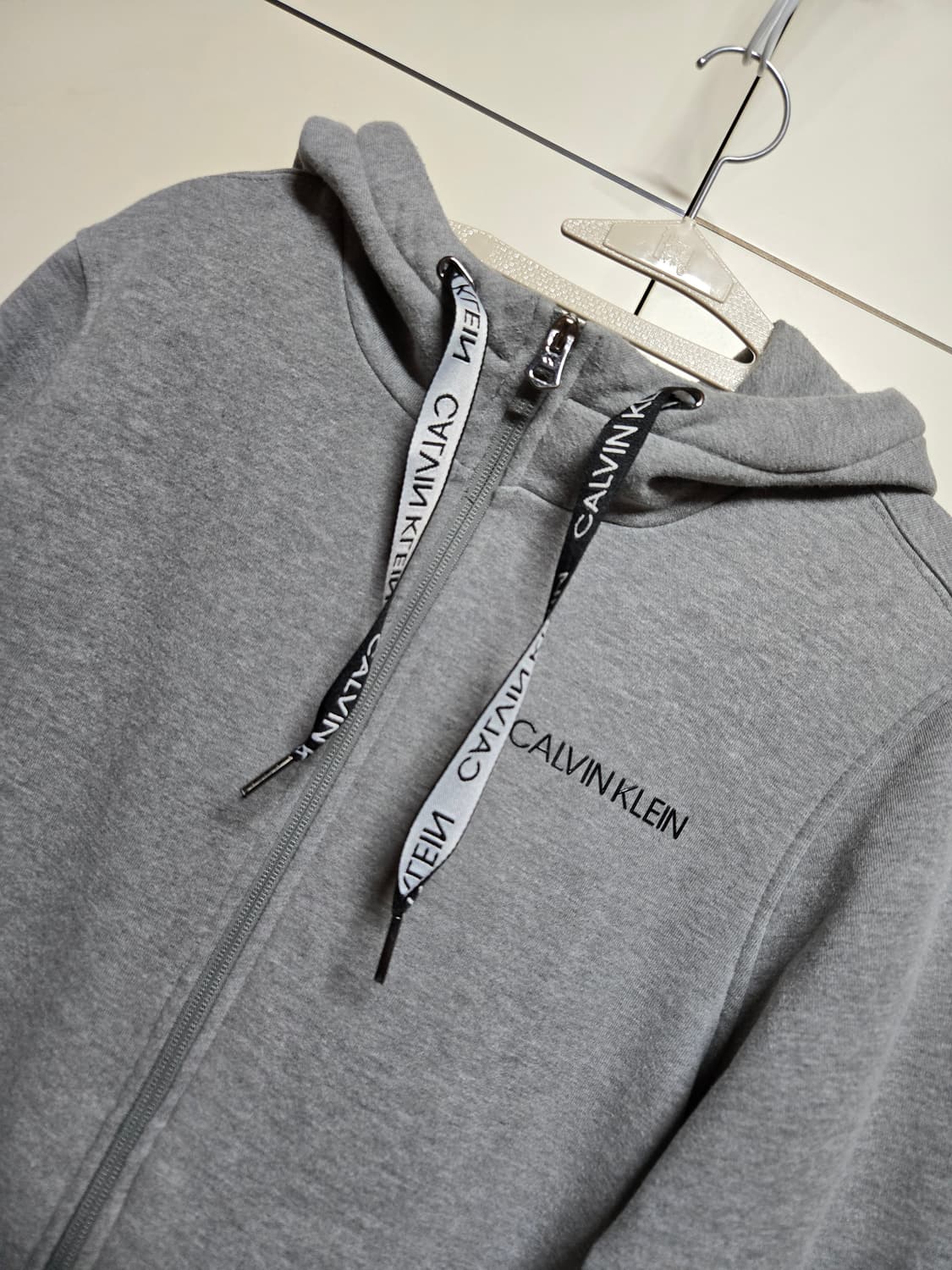 캘빈클라인 그레이 기모 후드집업 상품이미지1