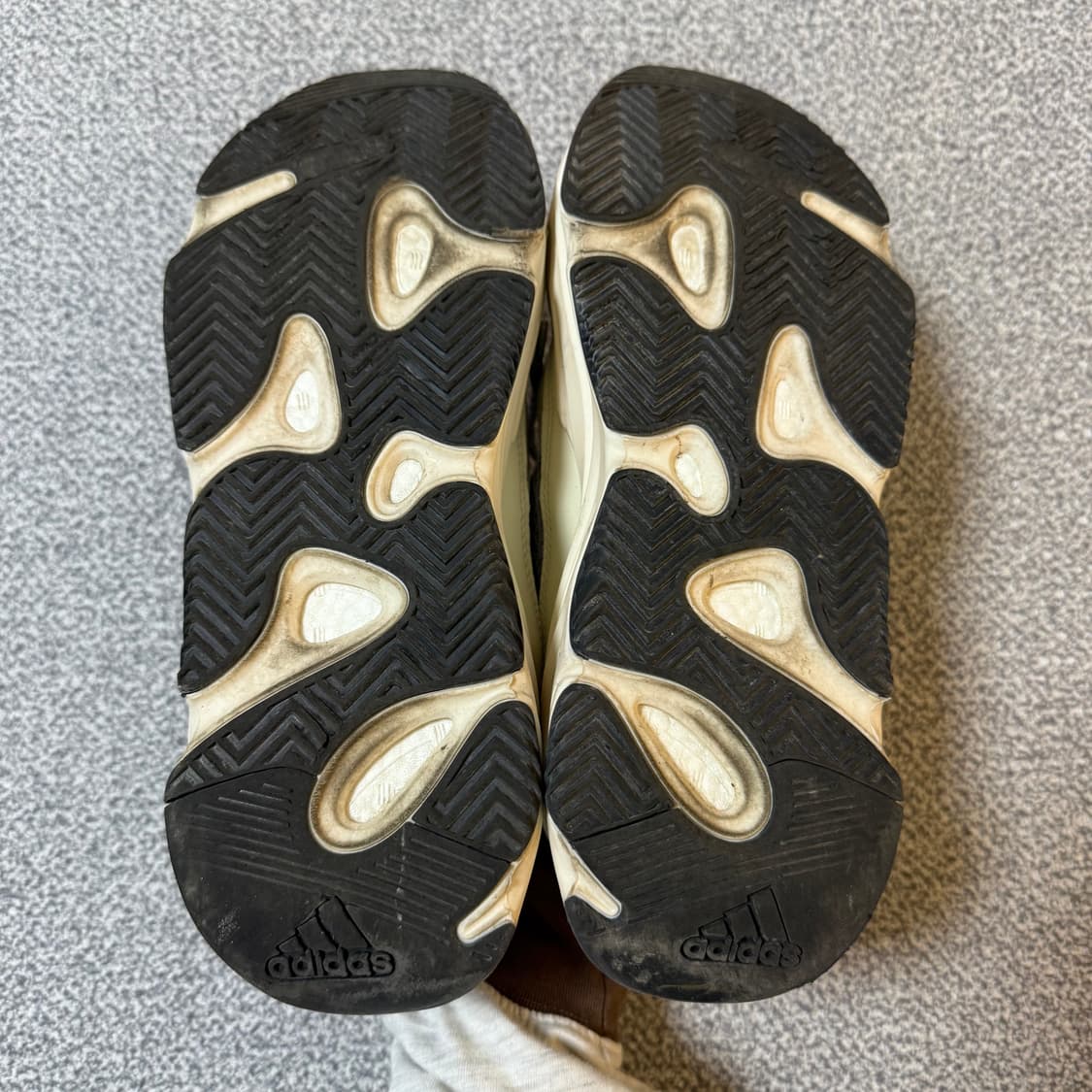 [정가 35만원] 아디다스 이지부스트 275 상품이미지7