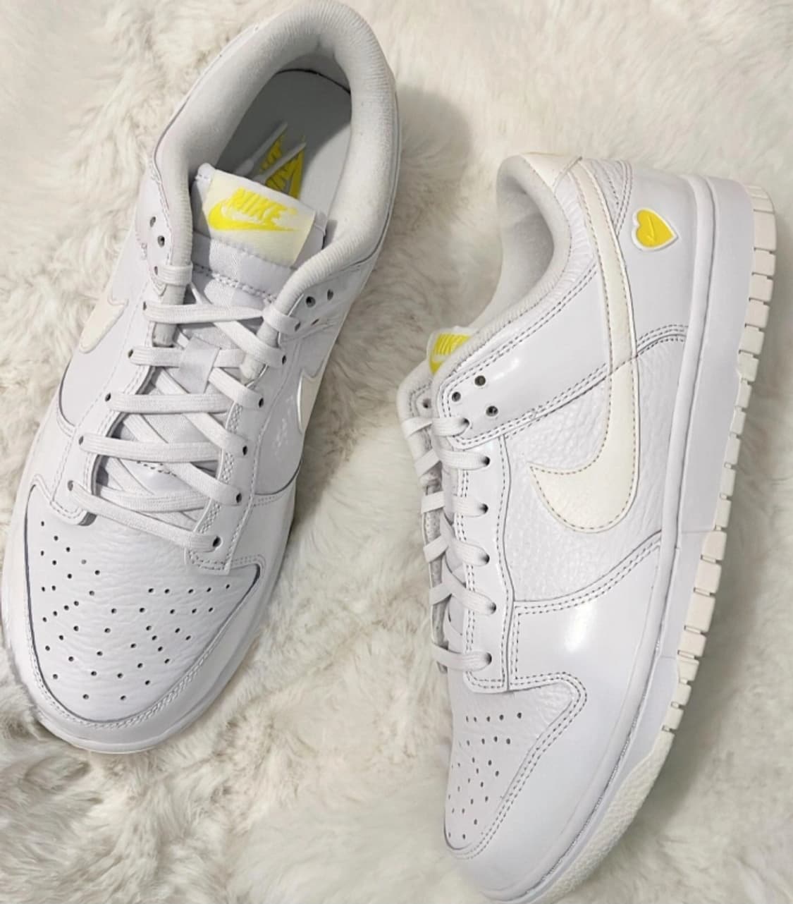 [240]나이키 덩크 로우 발렌타인데이 화이트 옵틱 옐로우 상품이미지3