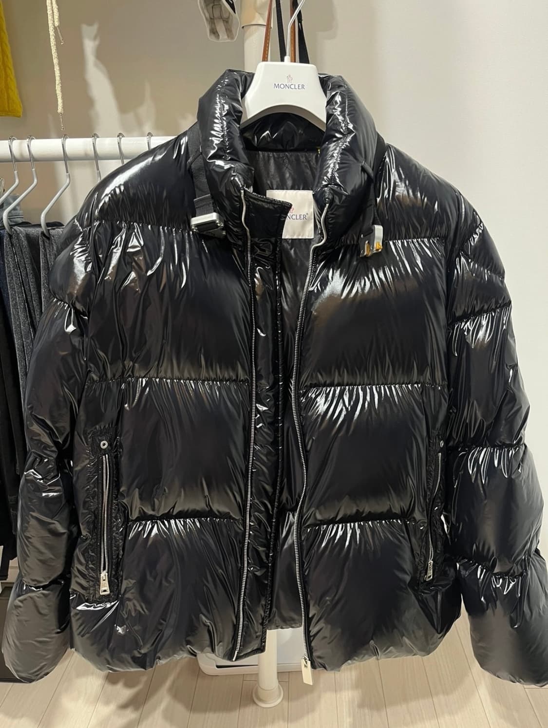 몽클레어 1017 알릭스 콜라보 유광 패딩 상품이미지1