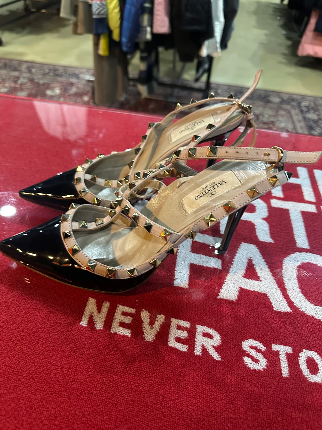 발렌티노.락스터드 펌프스39 상품이미지3