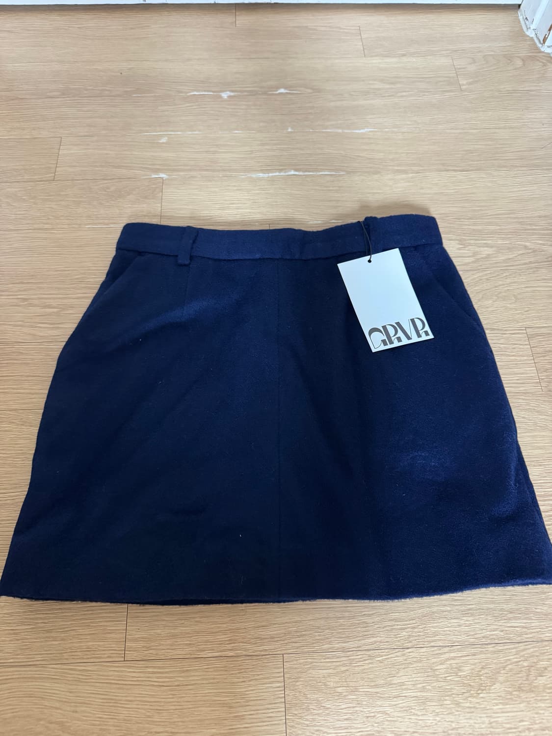 새상품 그로브 22CAPSULE DUST SKIRT 상품이미지3