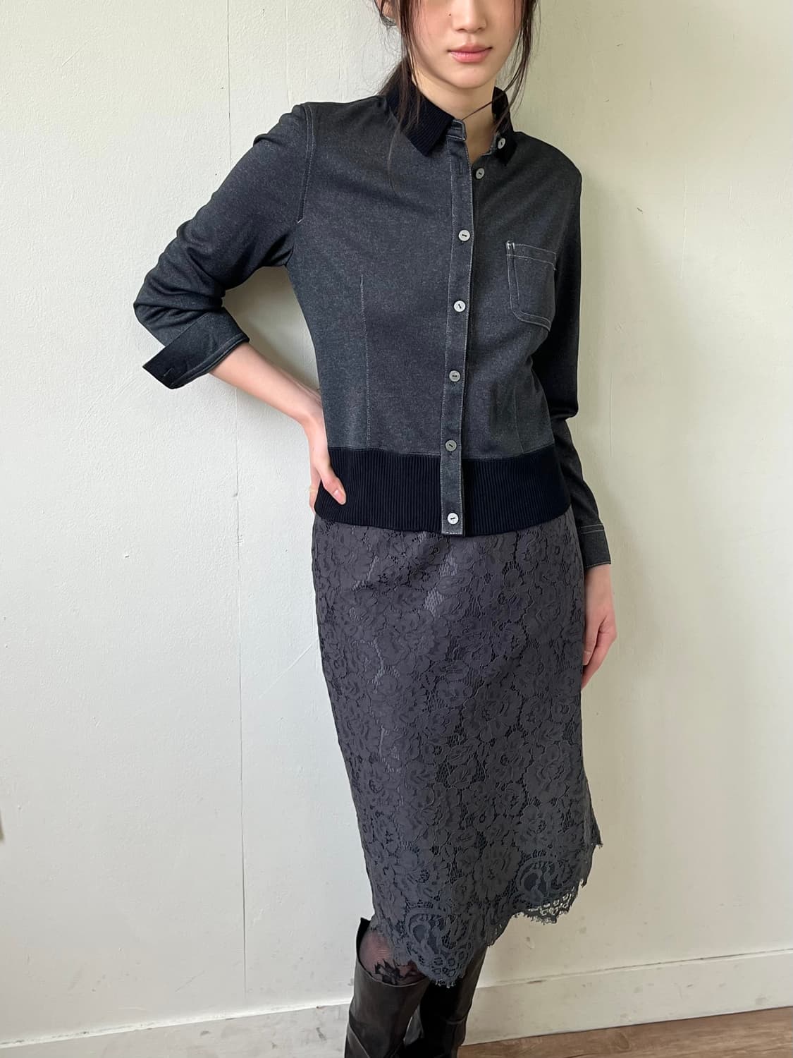 NATURAL BEAUTY BASIC 레이스 차콜 스커트 상품이미지6