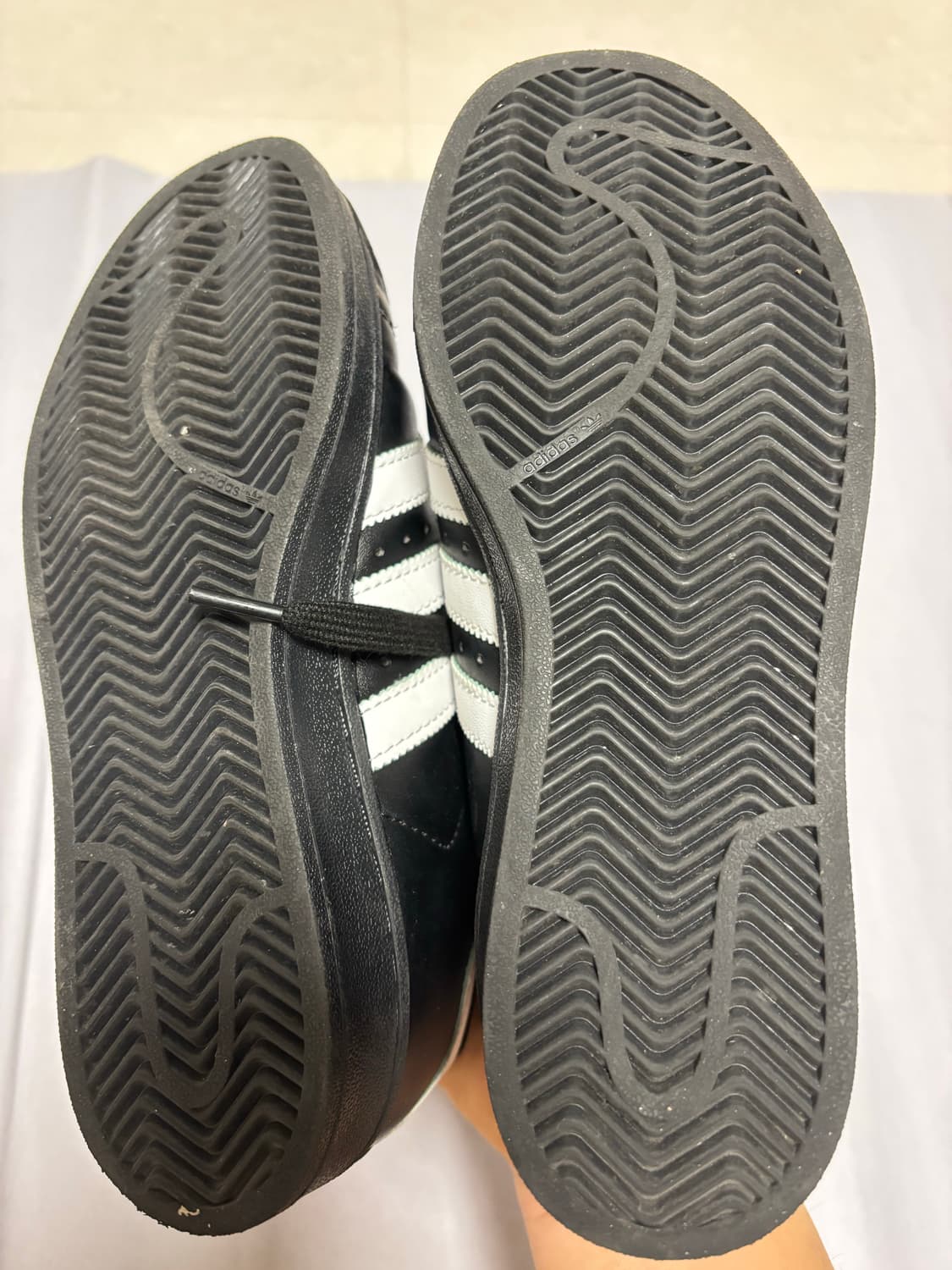 아디다스 슈퍼스타 검흰 230 상품이미지4