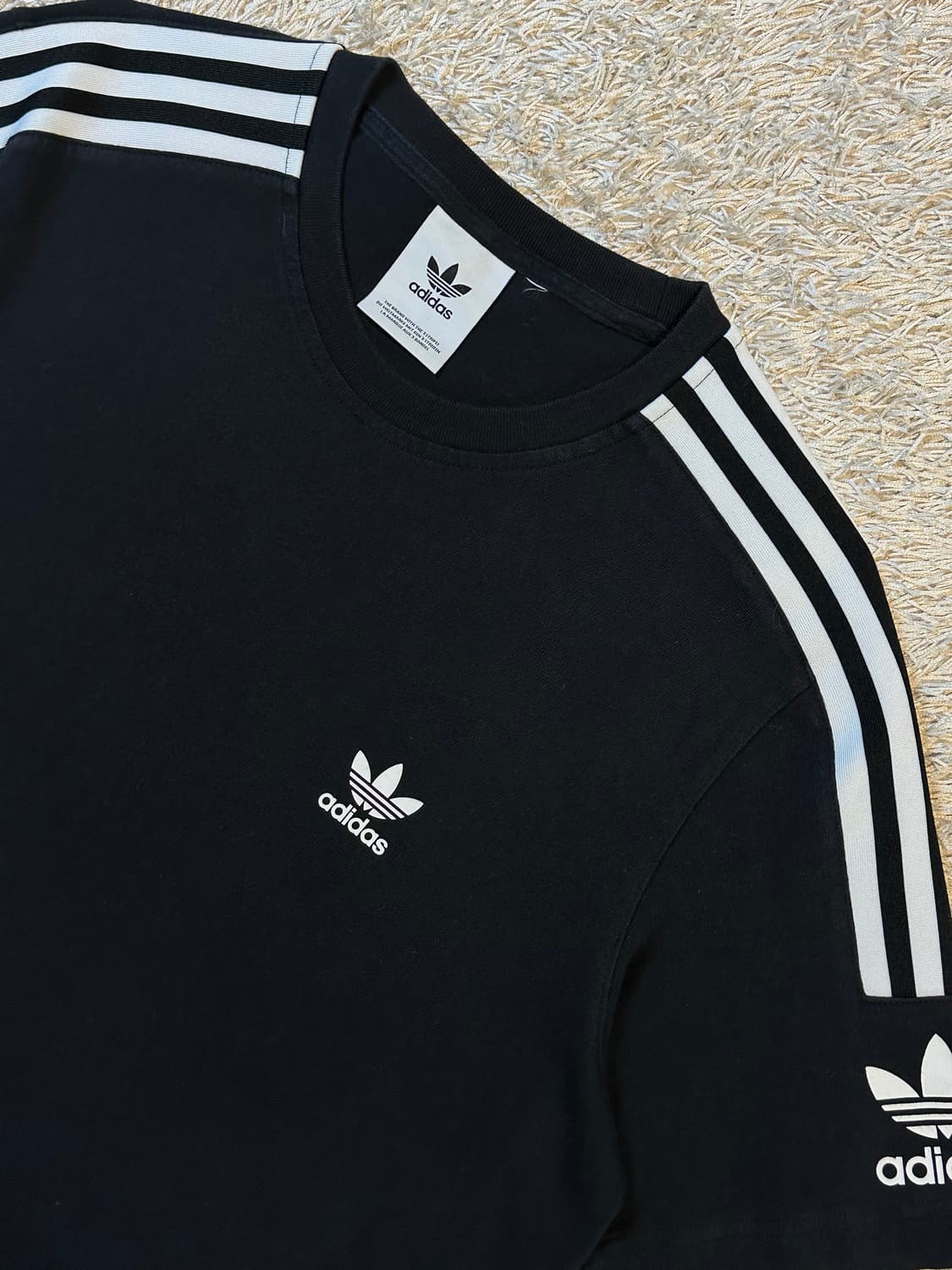 아디다스 ADIDAS 사이드라인 스포티 반팔 티셔츠 블랙 상품이미지2