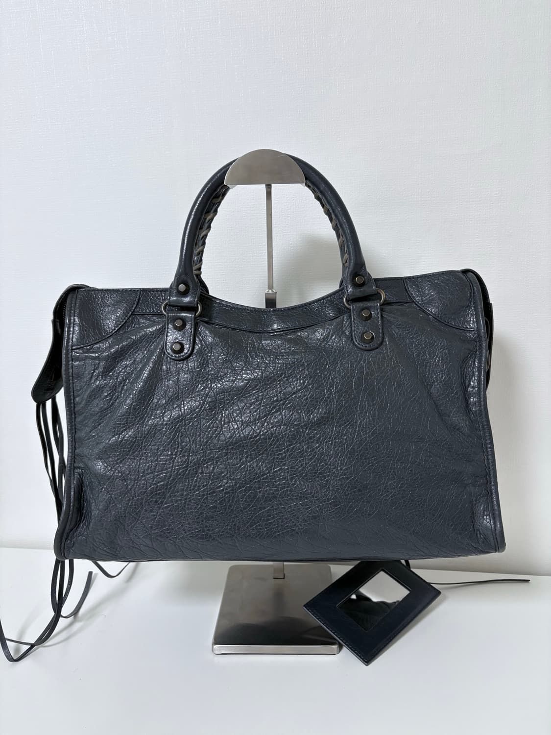 발렌시아가 시티 모터백 다크그레이 상품이미지4