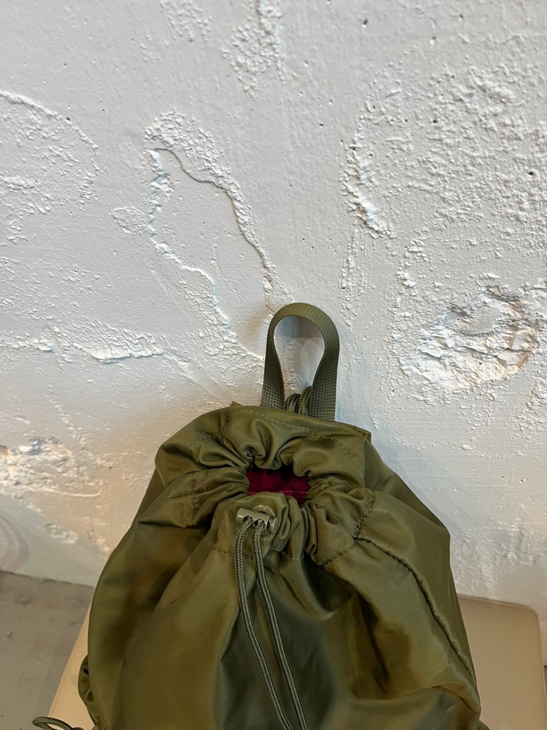 베네통 카키 스트링 백팩 가방 상품이미지3