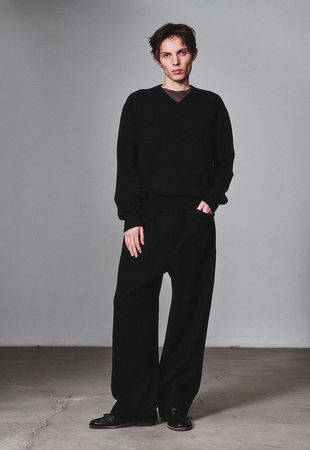 아트이프액츠 캐시미어 브이넥 니트 새상품 팝니다 상품이미지1