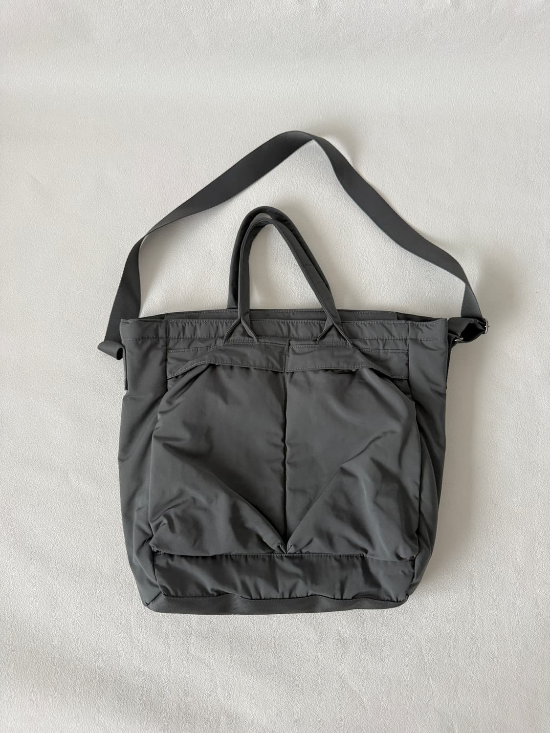 유니클로 씨(UNIQLO C) 헬멧백 상품이미지1