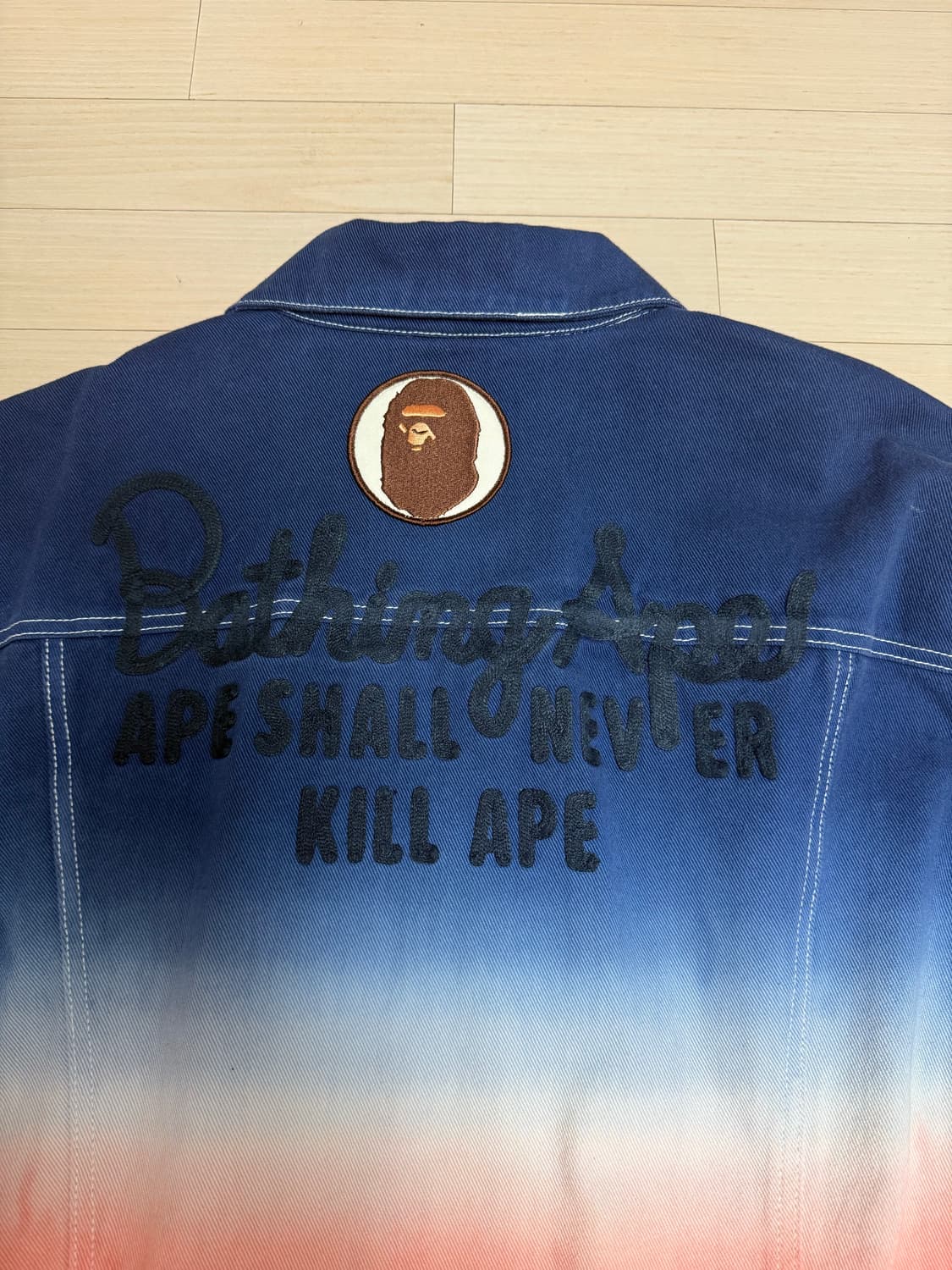 베이프 그라데이션 트러커자켓 상품이미지2