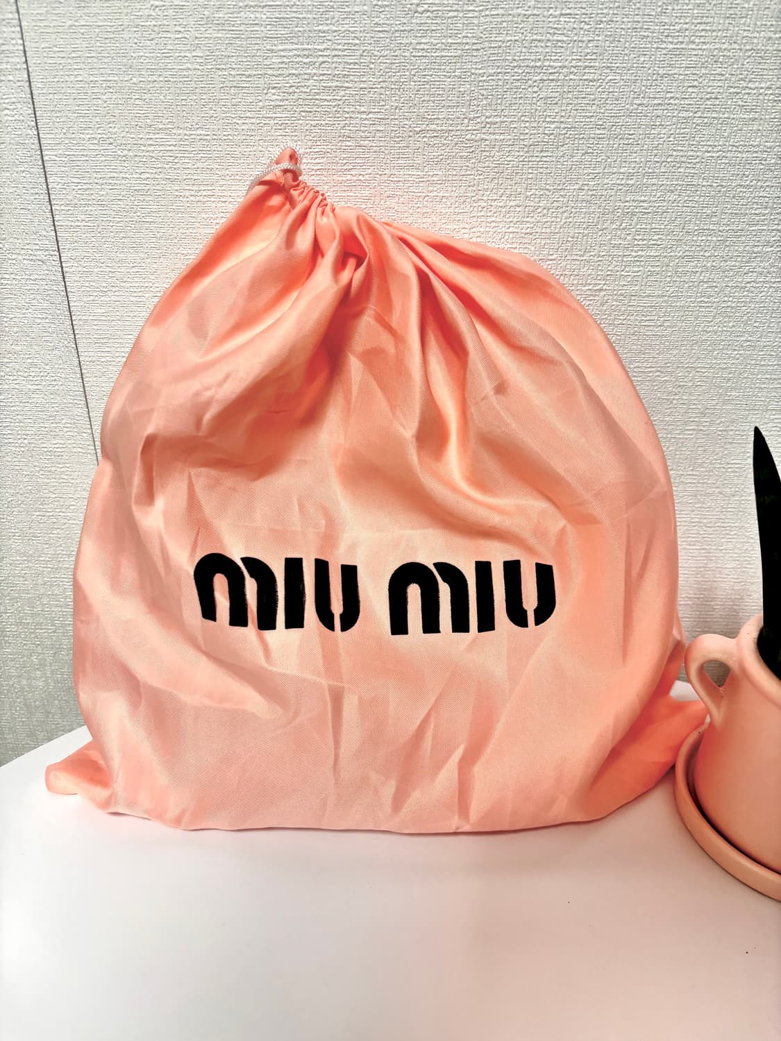 미우미우 핑크 마테라쎄 숄더백 상품이미지4
