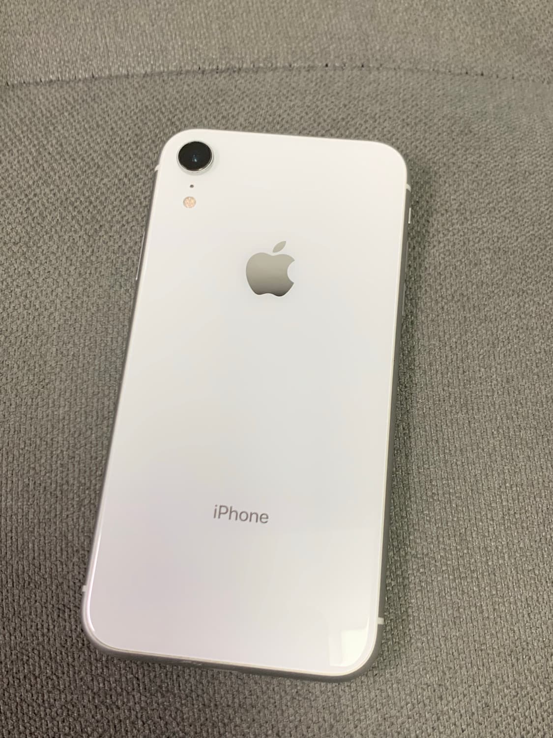 아이폰xr 화이트 128 79% 상품이미지1